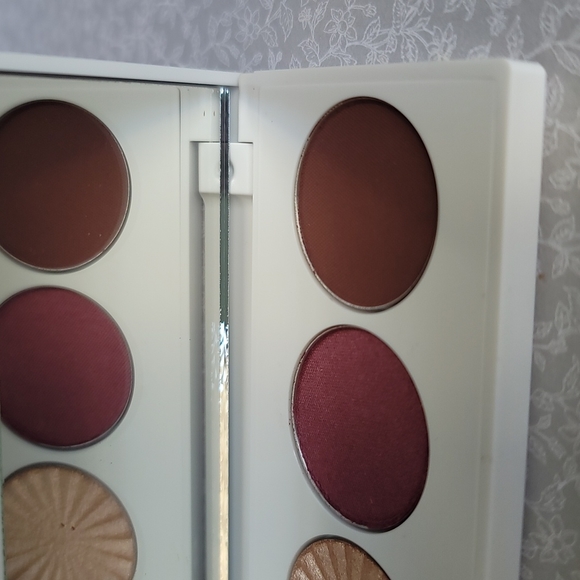 OFRA Signature Palette - Symphony - Picture 5 of 7